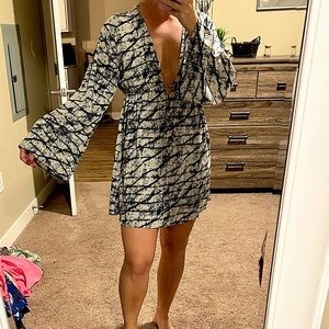 Bohemian dress w/bell sleeves